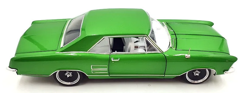 Acme 1/18 Scale Diecast A1806305 - 1964 Buick Riviera Custom Cruiser - Green