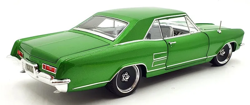 Acme 1/18 Scale Diecast A1806305 - 1964 Buick Riviera Custom Cruiser - Green