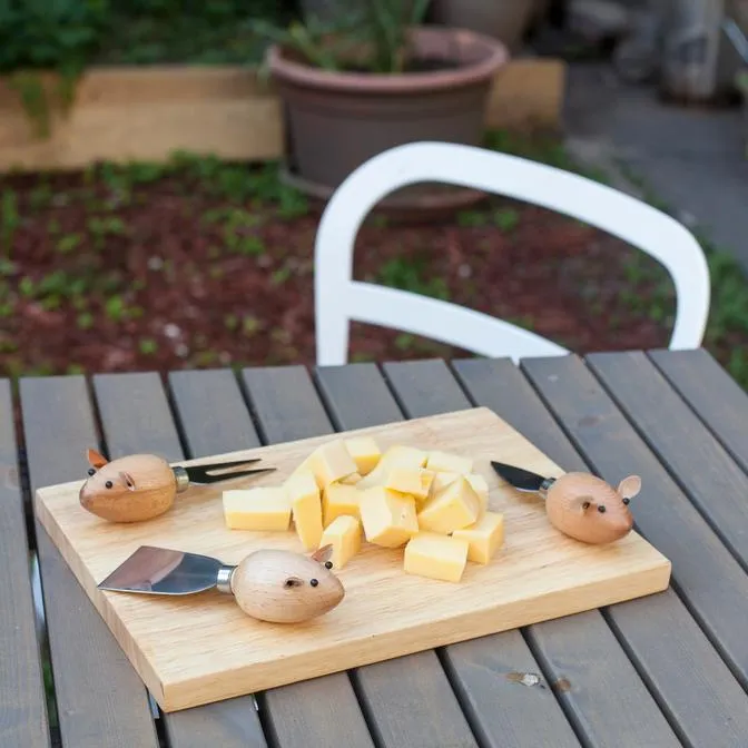 Kikkerland Cheese Board And 3 Mouse Knives