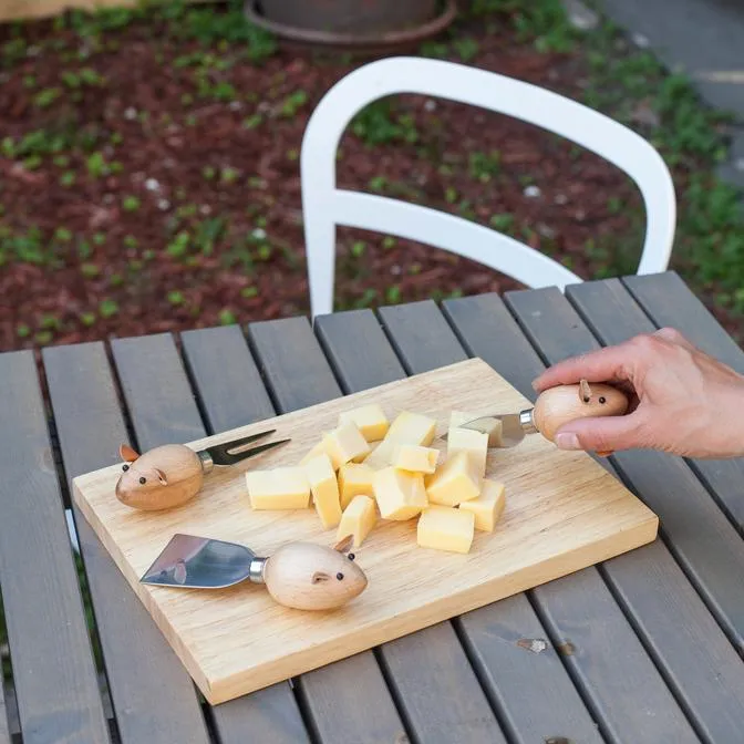 Kikkerland Cheese Board And 3 Mouse Knives