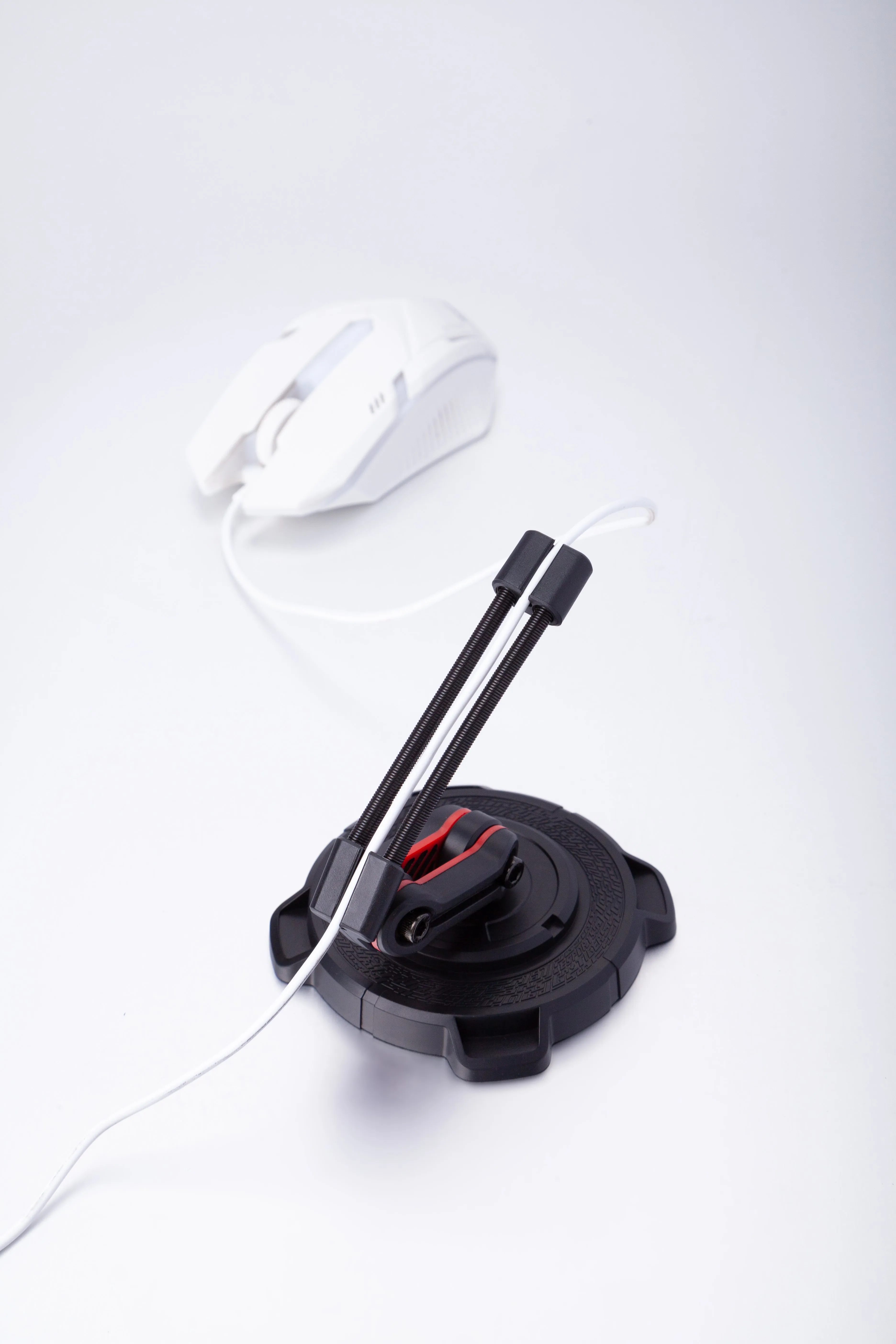 Lunar Dial Mouse cable management device